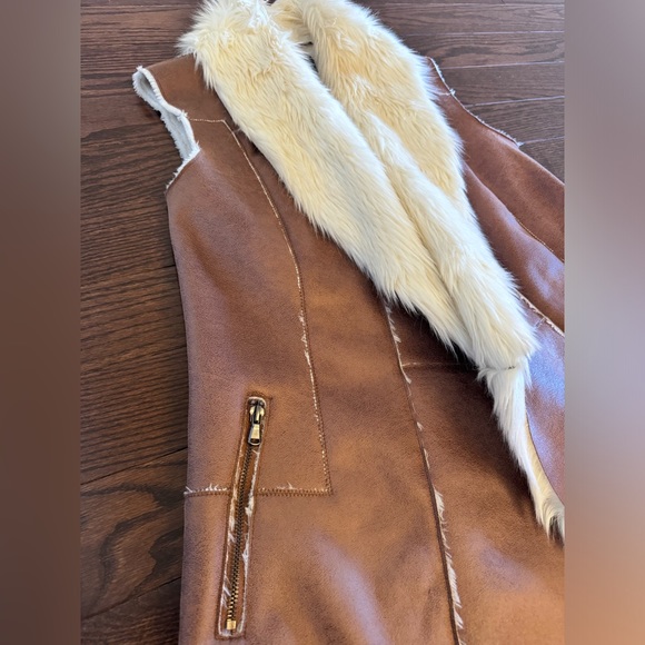 Dolce Cabo Faux Fur Vest NWOT Size Small - Picture 4 of 9